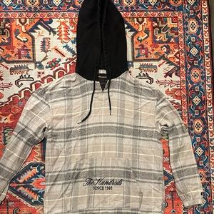 The Hundreds flannel Hoodie. Lightweight and cool. Make an offer 🕺🏽